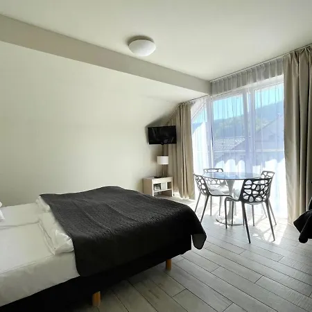 Ischgl 35 * シェンナ